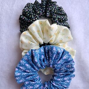 Floral Scrunchie Set